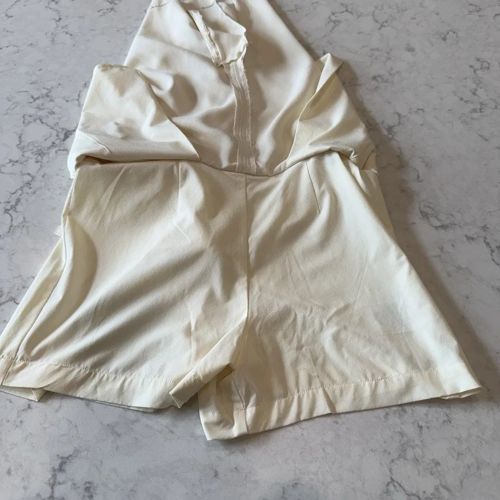 Nike GOLF Ivory Athletic Skort Size 6 Small Pockets